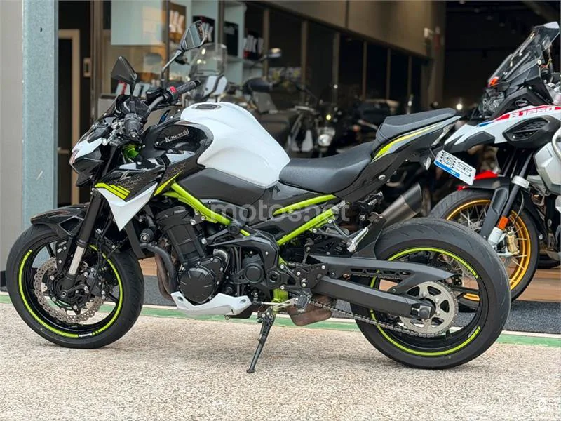 Kawasaki Z900 – Vista 3