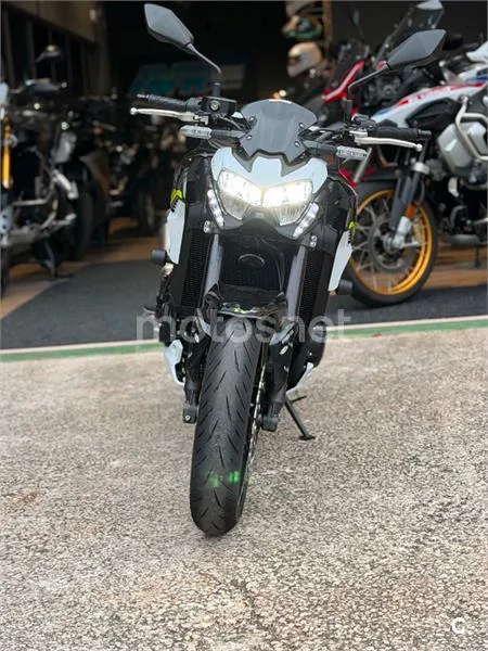 Kawasaki Z900 – Vista 8
