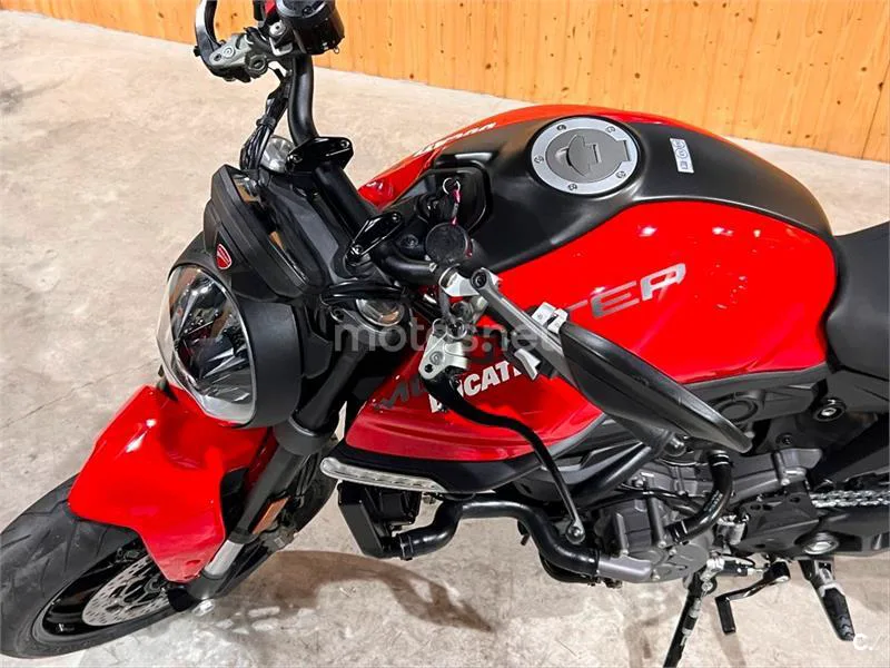 Ducati Monster – Vista 50