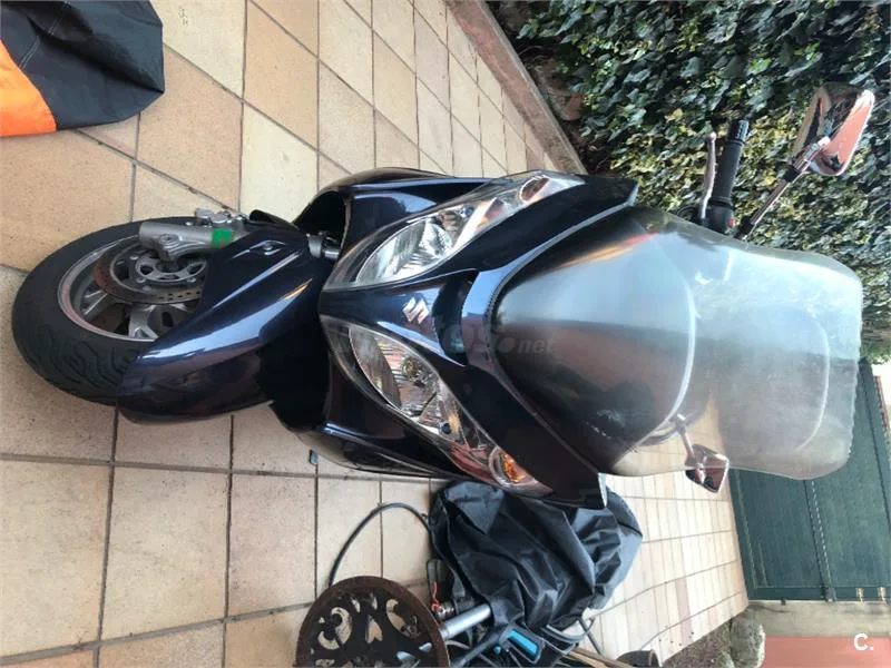 Suzuki Burgman 400 – Vista 2