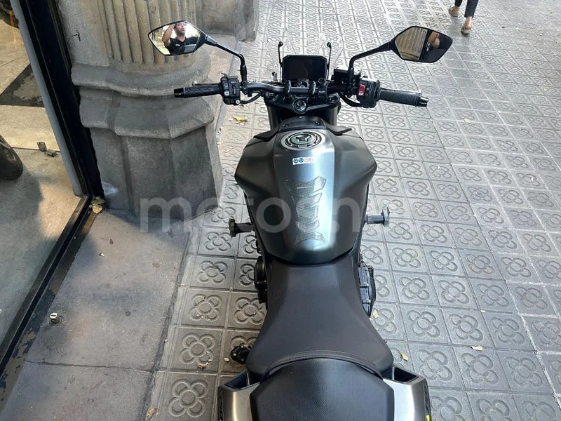 Honda CB 750 Hornet – Vista 12