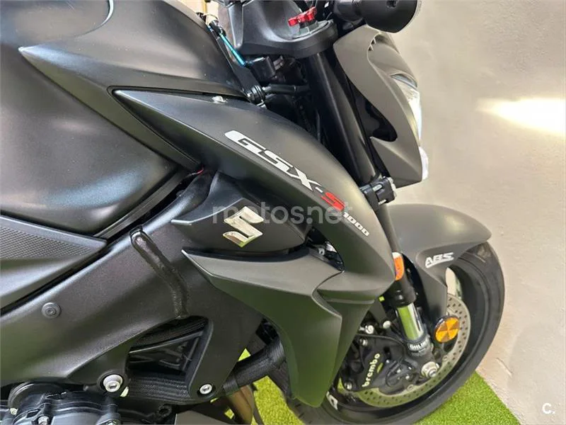 Suzuki GSX-S – Vista 10