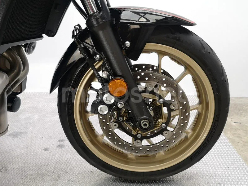 Yamaha Tracer 7 – Vista 11