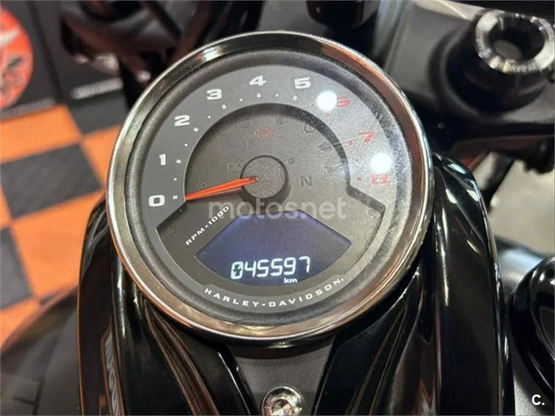 Harley-Davidson Fat Bob – Vista 11