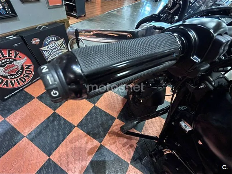Harley-Davidson Fat Bob – Vista 8