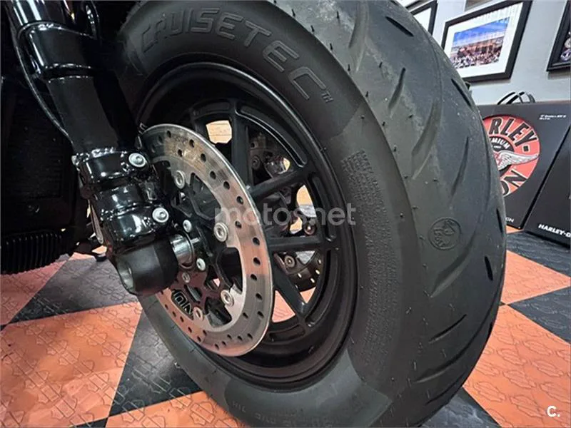 Harley-Davidson Fat Bob – Vista 10