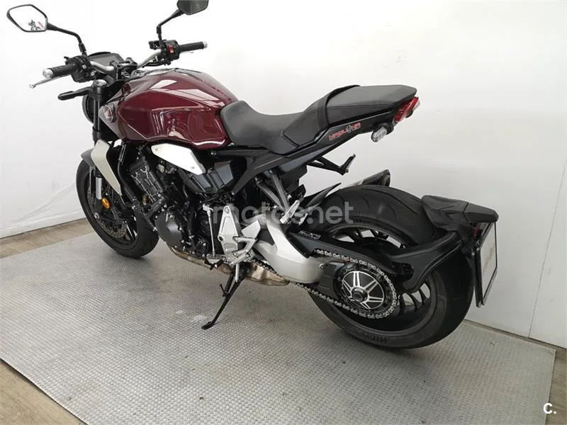 Honda CB 1000R – Vista 15