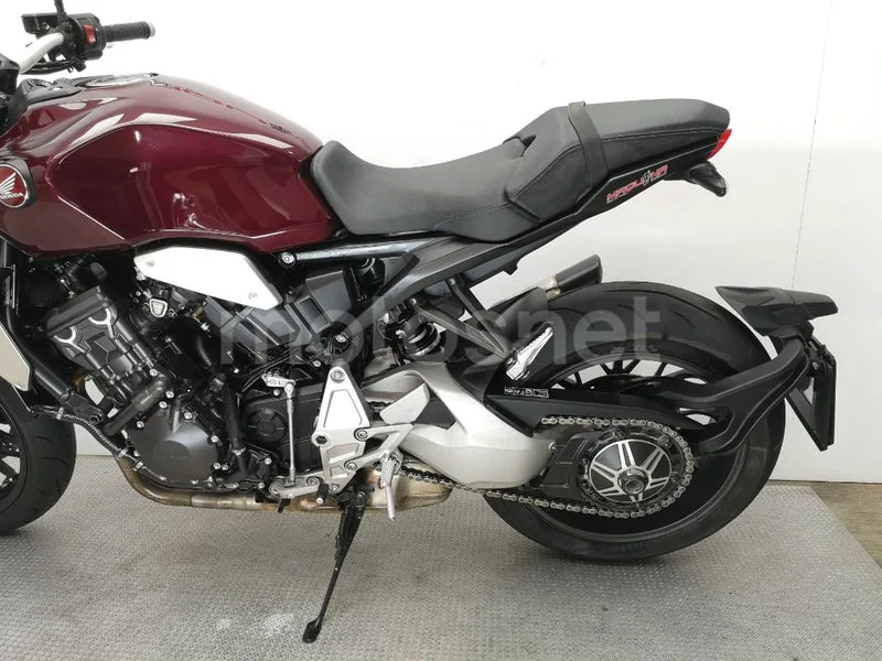 Honda CB 1000R – Vista 16