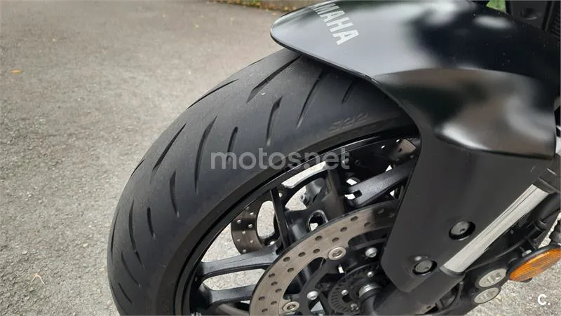 Yamaha MT-09 – Vista 9