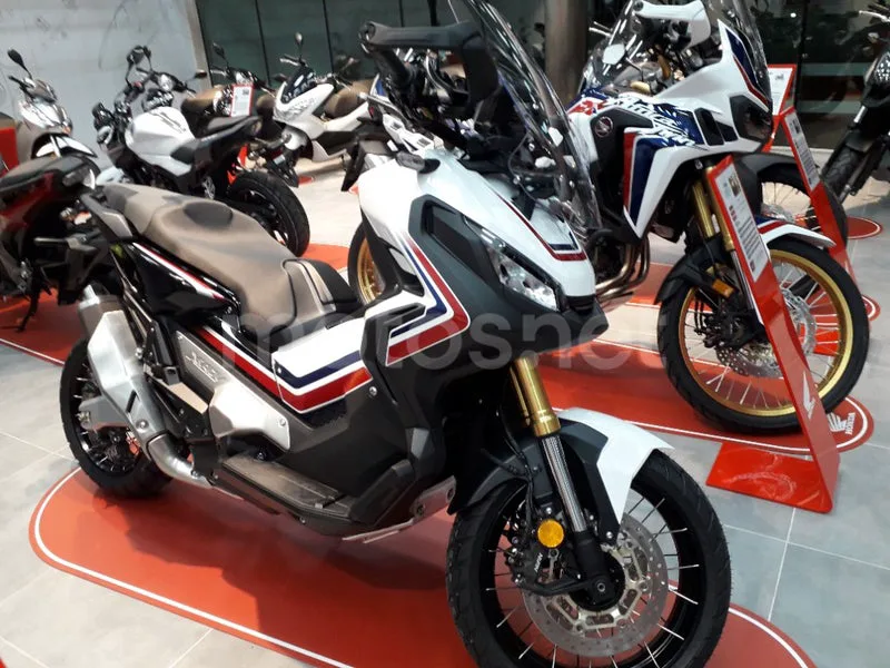 Honda ADV 350 – Vista 21