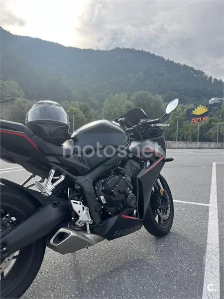 Honda CBR 650 R – Vista 4