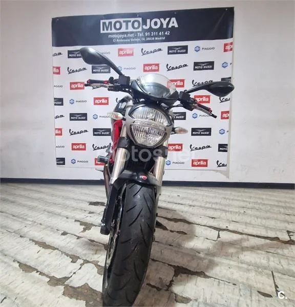Ducati Monster 796 – Vista 3