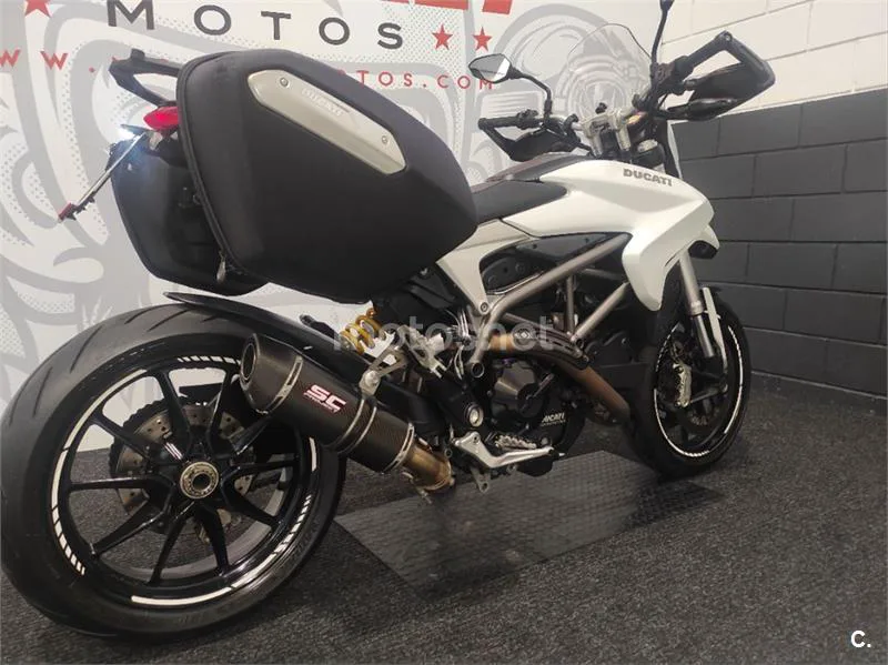 Ducati Hyperstrada – Vista 3