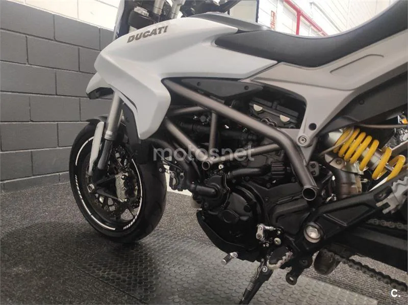 Ducati Hyperstrada – Vista 4