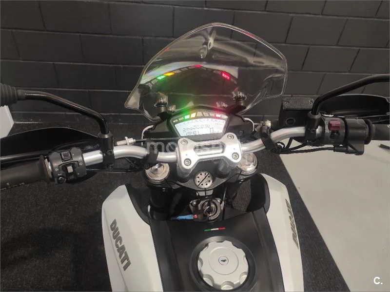 Ducati Hyperstrada – Vista 7