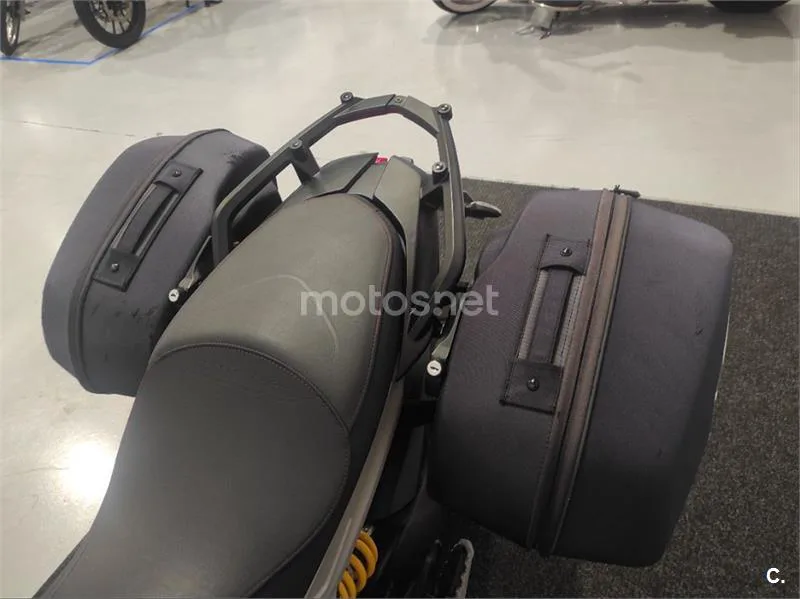 Ducati Hyperstrada – Vista 9