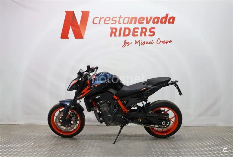 KTM 890 – Vista 3
