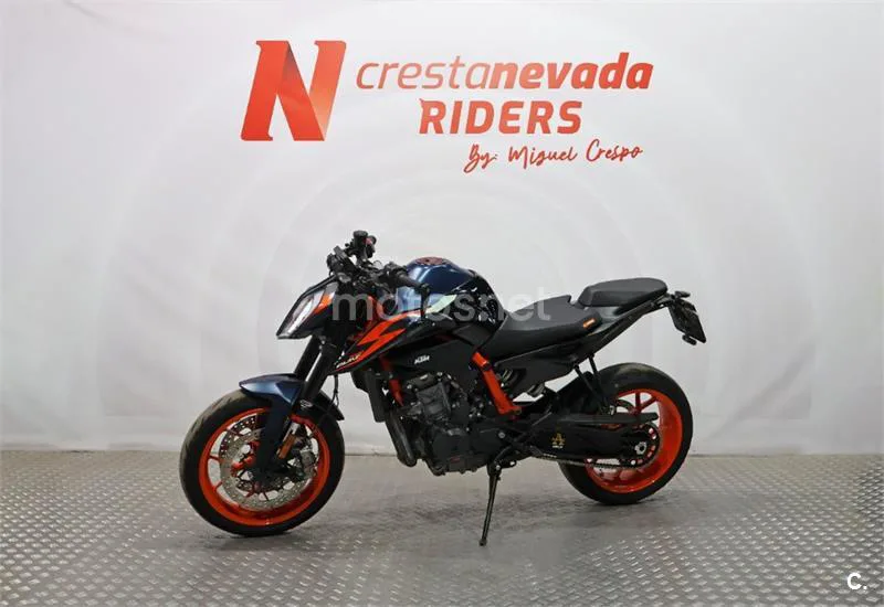 KTM 890 – Vista 4