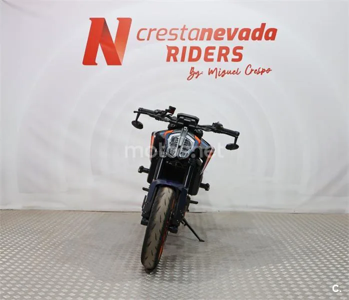 KTM 890 – Vista 5