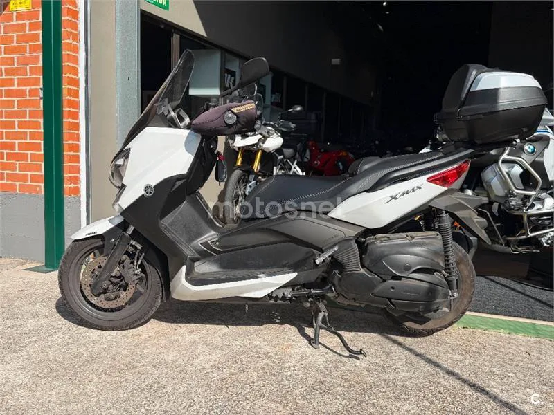 Yamaha XMAX 400 – Vista 3
