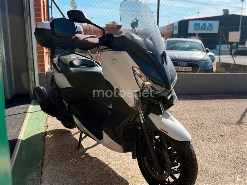 Yamaha XMAX 400 – Vista 4