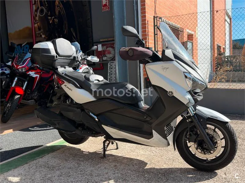 Yamaha XMAX 400 – Vista 7