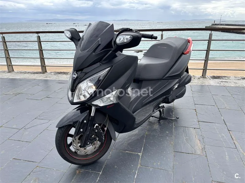 SYM Joymax 125 – Vista 2