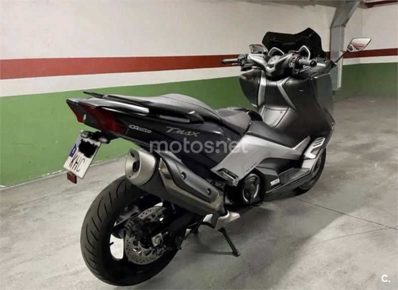 Yamaha TMAX - Vista 3