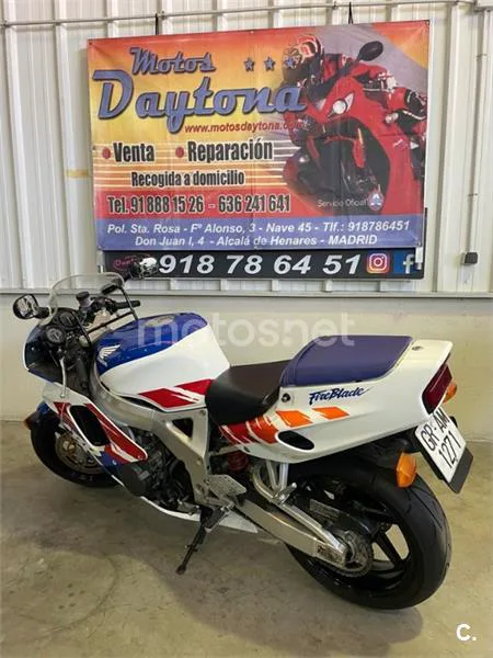 Honda CBR 900 RR Fireblade – Vista 3