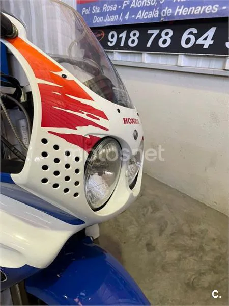 Honda CBR 900 RR Fireblade – Vista 6