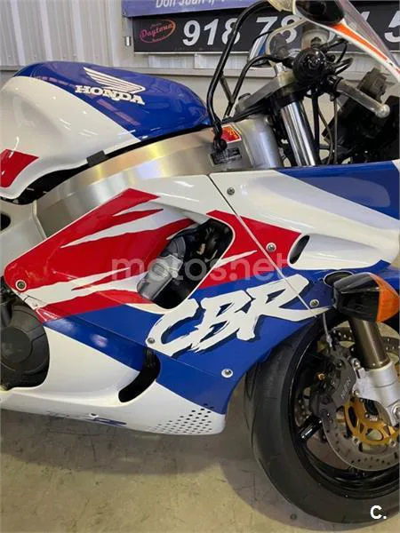 Honda CBR 900 RR Fireblade – Vista 8