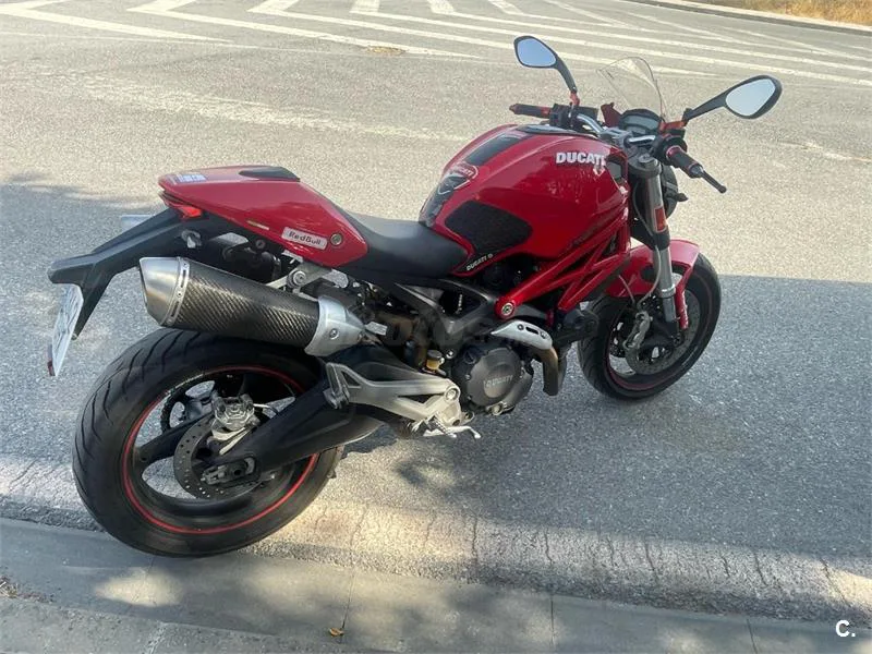 Ducati Monster 696 – Vista 3