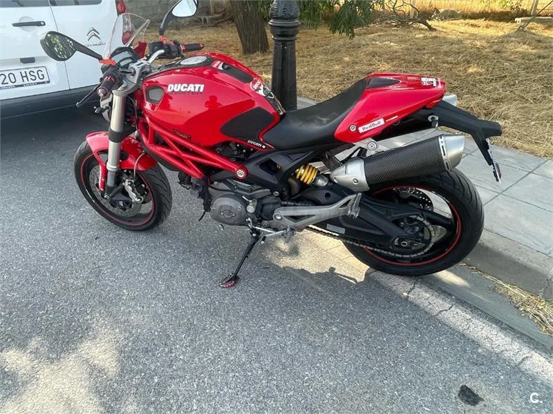 Ducati Monster 696 – Vista 4