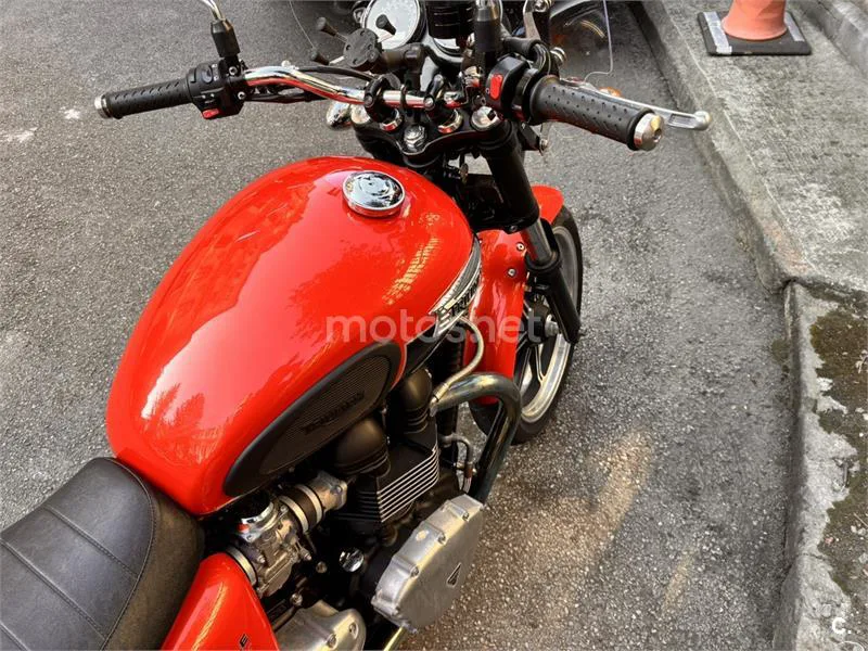 Triumph Bonneville SE – Vista 11