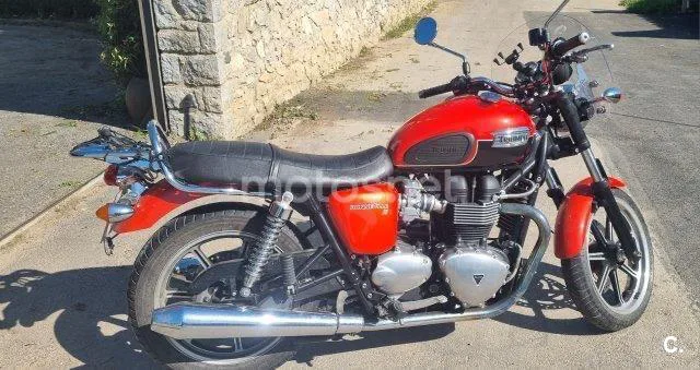 Triumph Bonneville SE – Vista 15