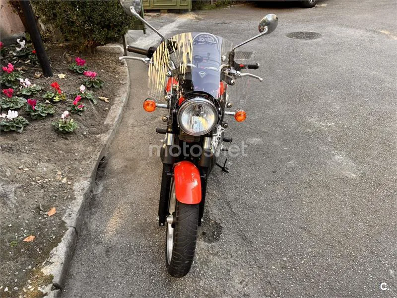 Triumph Bonneville SE – Vista 4