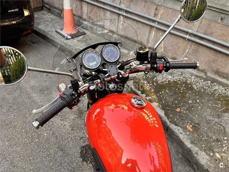 Triumph Bonneville SE – Vista 6