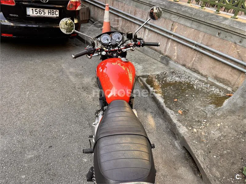 Triumph Bonneville SE – Vista 8