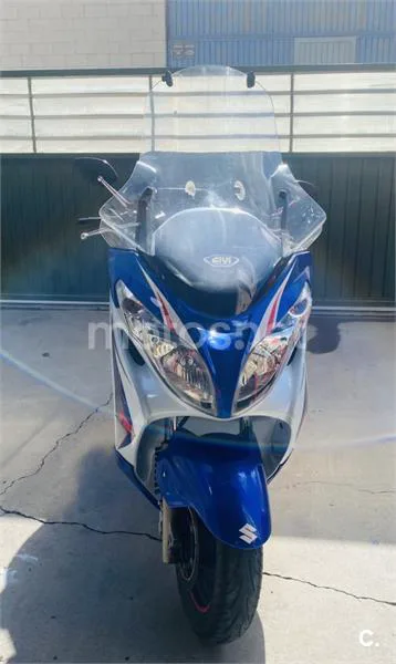 Suzuki Burgman 400 – Vista 3