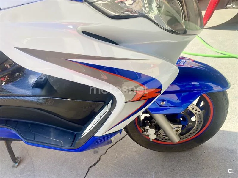 Suzuki Burgman 400 – Vista 5