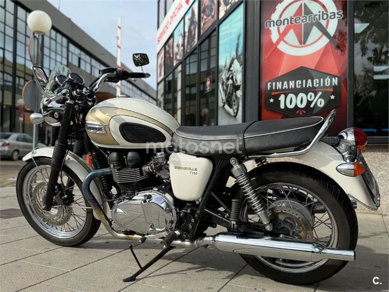 Triumph Bonneville T100 – Vista 12