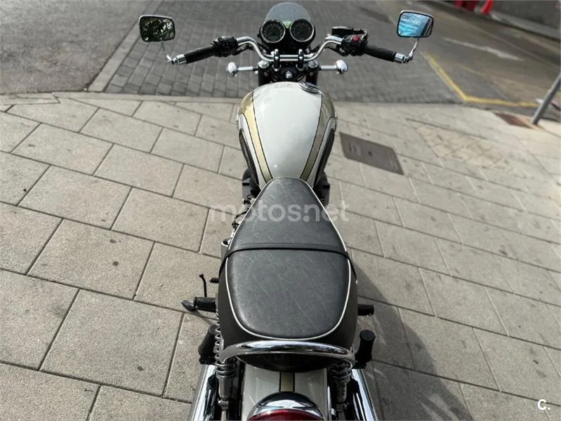 Triumph Bonneville T100 – Vista 13