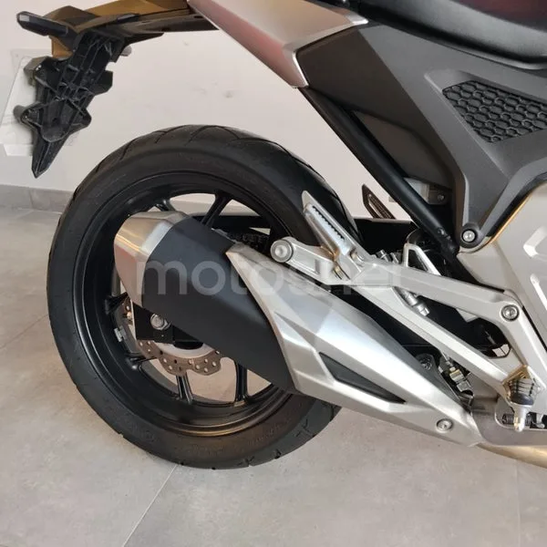 Honda NC 750 X – Vista 16