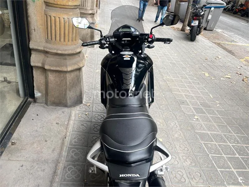 Honda VFR 800 – Vista 13