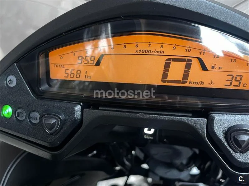 Honda VFR 800 – Vista 17