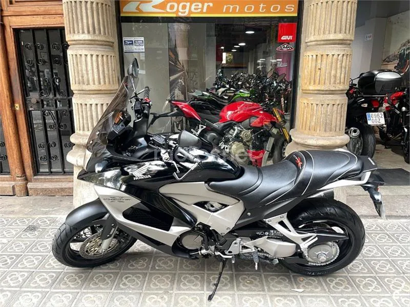 Honda VFR 800 – Vista 6