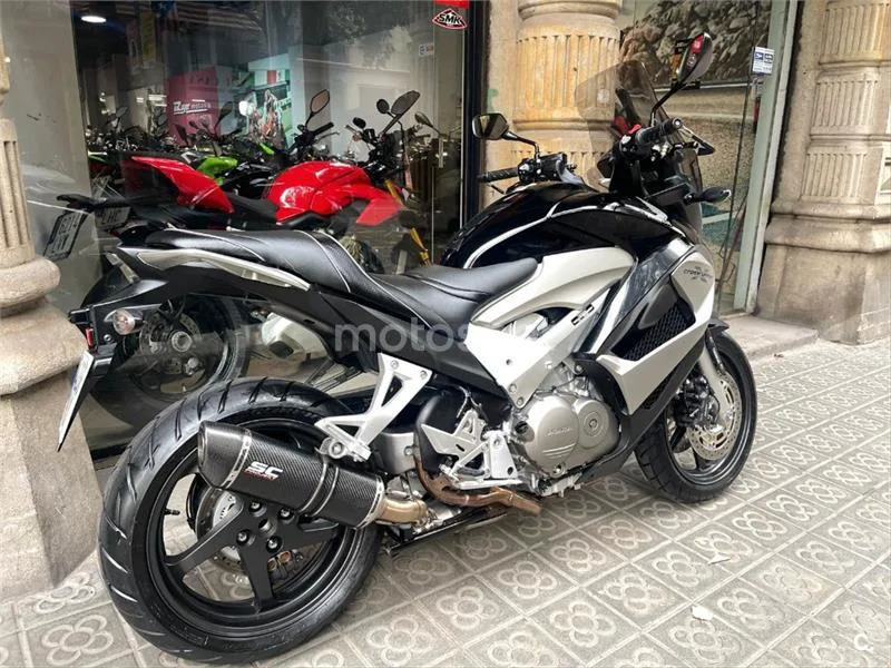 Honda VFR 800 – Vista 8