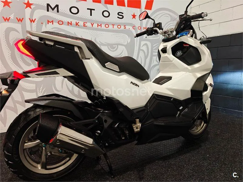 SYM ADX 125 – Vista 3