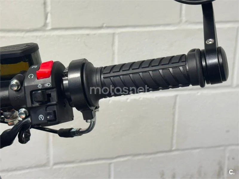 Brixton Crossfire 125 - Vista 7