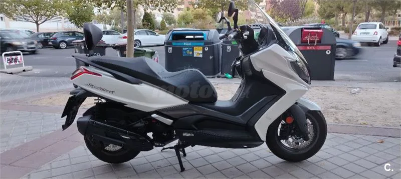 Kymco Super Dink 125 – Vista 5